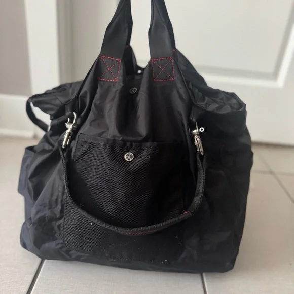 Peace Love World Travel Tote - Picture 3 of 8